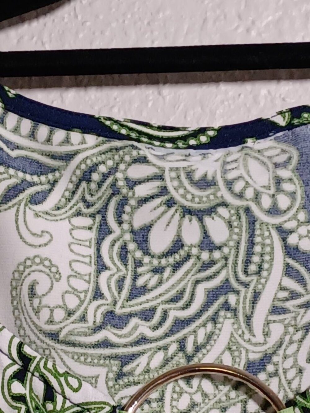 Susan Graver 1X Printed Liquid Knit 3/4 Sleeve Tunic Shirt w/Keyhole Trim Green - Picture 3 of 4